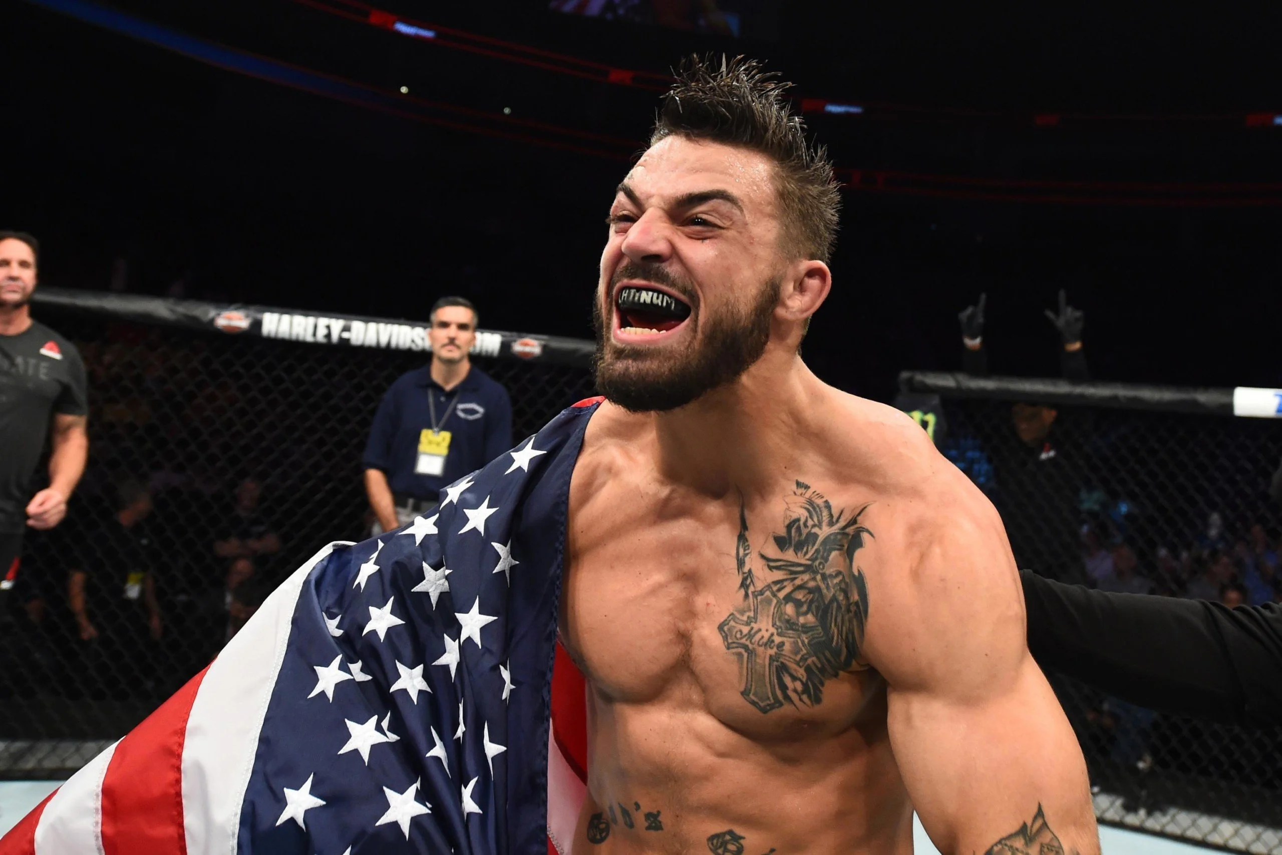 Mike Perry en a fini avec BKFC et revient au MMA