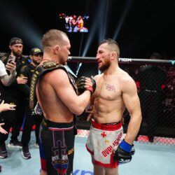 Petr Yan conserve son titre grâce à une décision unanime contre Dvalishvili
