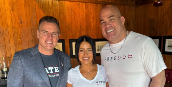 Tito Ortiz, membre du Temple de la renommée de l'UFC, ferme son restaurant