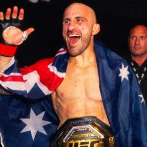 Volkanovski arrête Evloev au deuxième tour et appelle à un combat pour la retraite avec Gaethje
